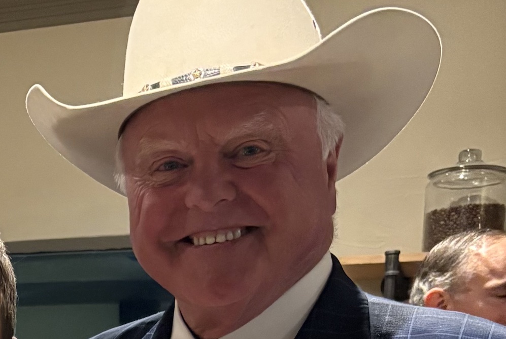 Abbott-endorsed honey dealer bids Texas Agriculture Commissioner Sid Miller adieu