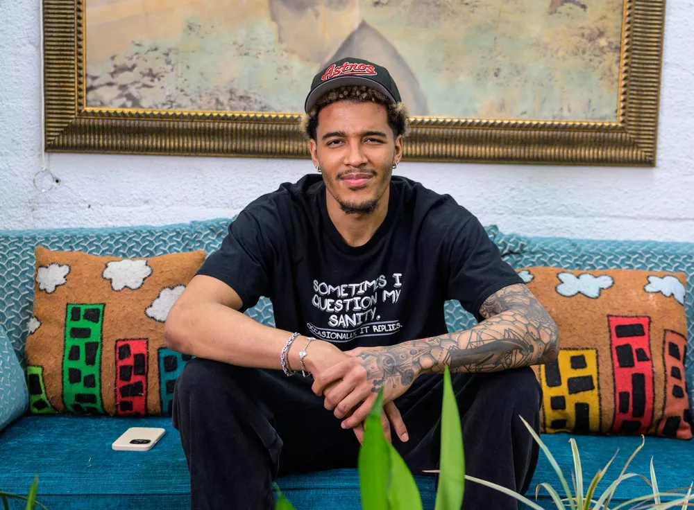 San Antonio Spurs waive Jeremy Sochan