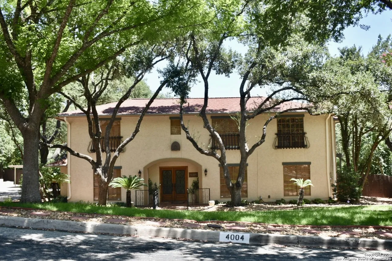 This Mediterranean-style dwelling on the market in San Antonio is stuffed with hand-painted murals
