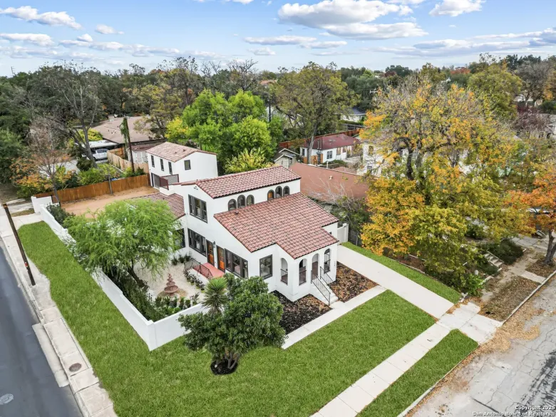 This Spanish-style house on the market in San Antonio’s Monte Vista consists of its personal rooftop terrace This Spanish-style house on the market in San Antonio’s Monte Vista consists of its personal rooftop terrace