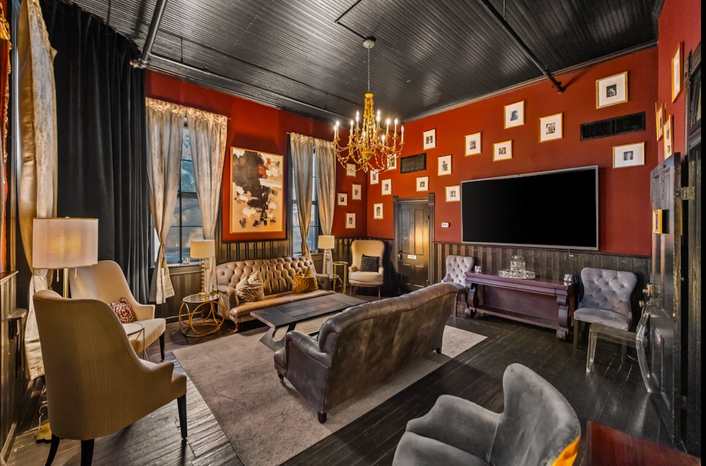 With a roll of the cube, your meal could possibly be free at this New Braunfels speakeasy