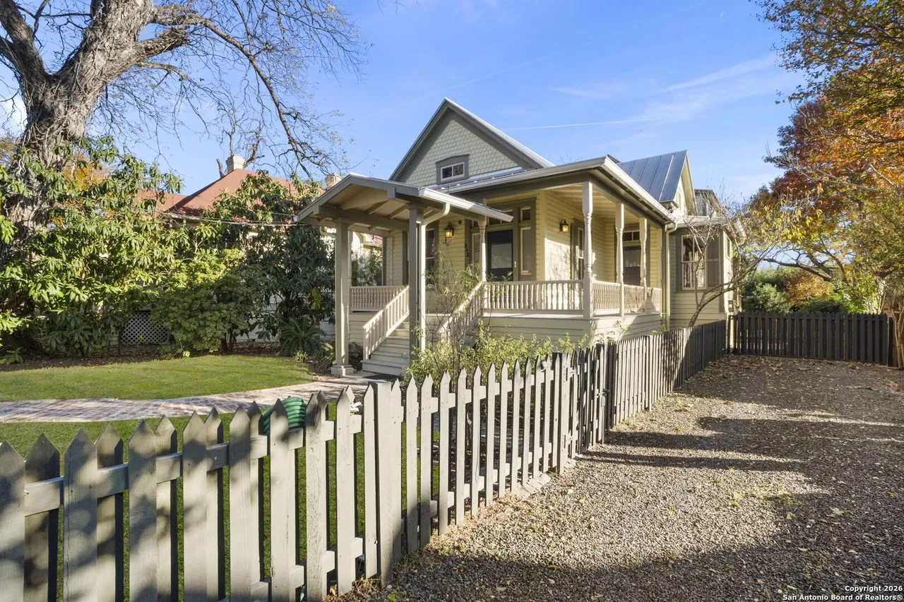 An elegantly up to date 1903 dwelling in King William is now on the market