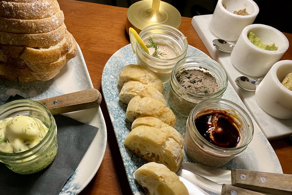 King William Wine Co. affords top-level service, environment even when meals often falls brief King William Wine Co. affords top-level service, environment even when meals often falls brief