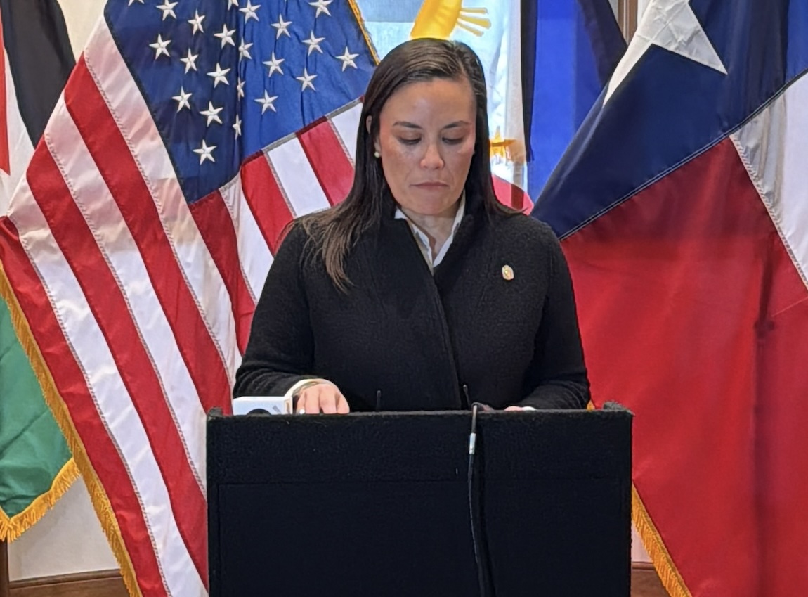 Mayor says she won't step down from committee, issue written apology if ...