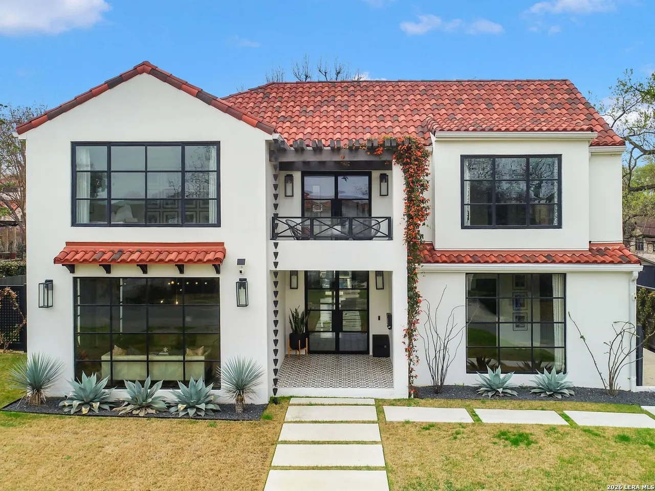 An inside designer’s elaborately restored 1942 San Antonio house is now on the market