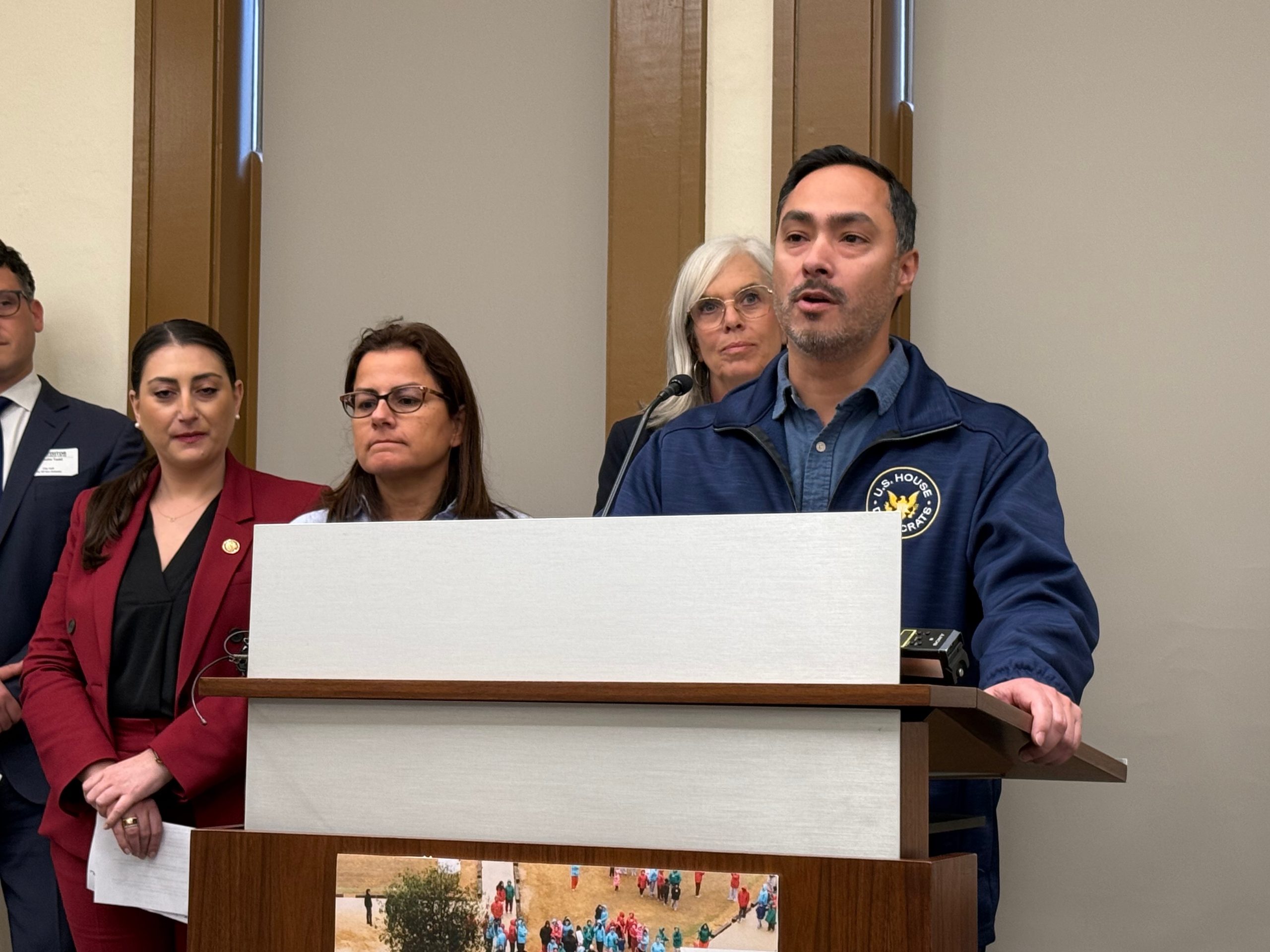Joaquin Castro, other lawmakers want answers about pregnant migrant teens held in Texas