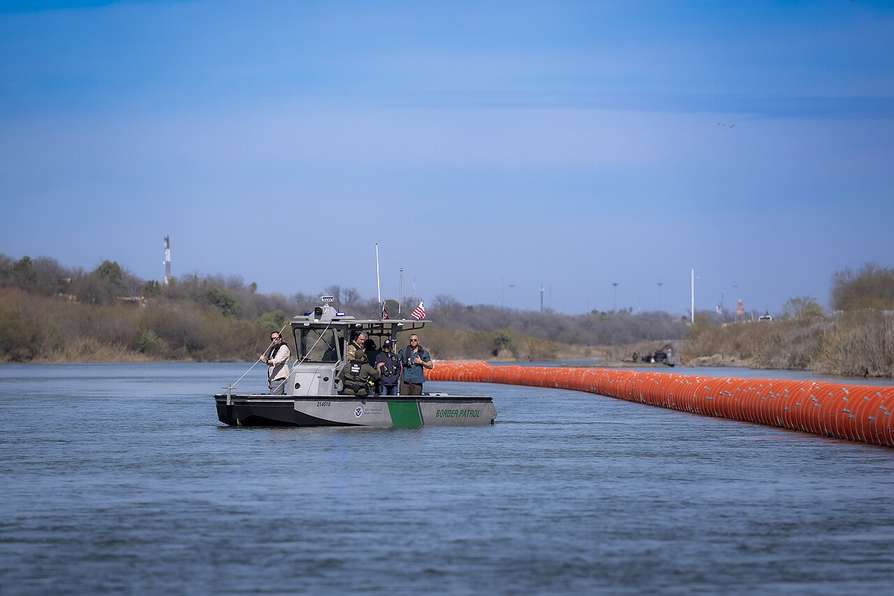 Razor-laden border buoys swept away by Texas downpours being bought for scrap in Mexico Razor-laden border buoys swept away by Texas downpours being bought for scrap in Mexico