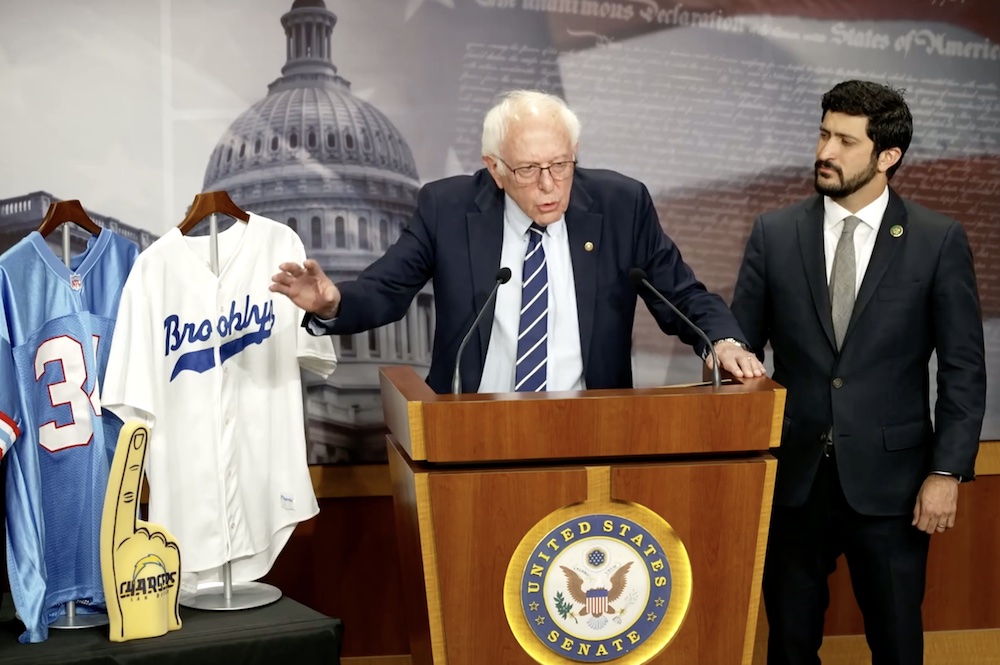 Rep. Greg Casar, Sen. Bernie Sanders file bill to limit threat of sports teams relocating
