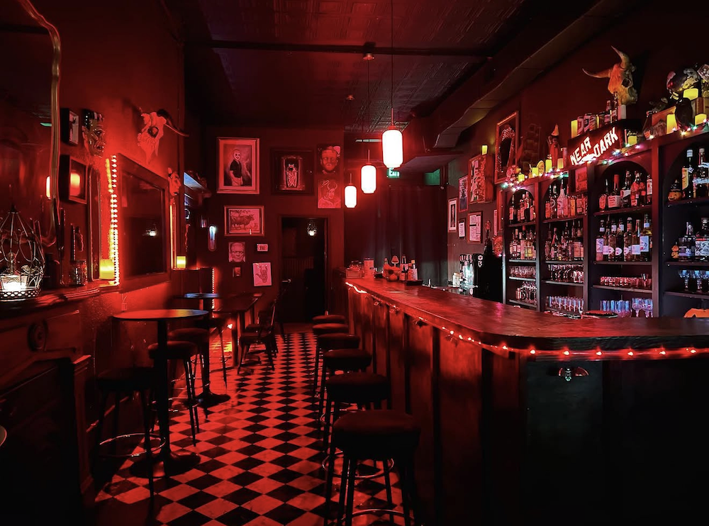 Southtown San Antonio goth bar Close to Darkish fades into sundown