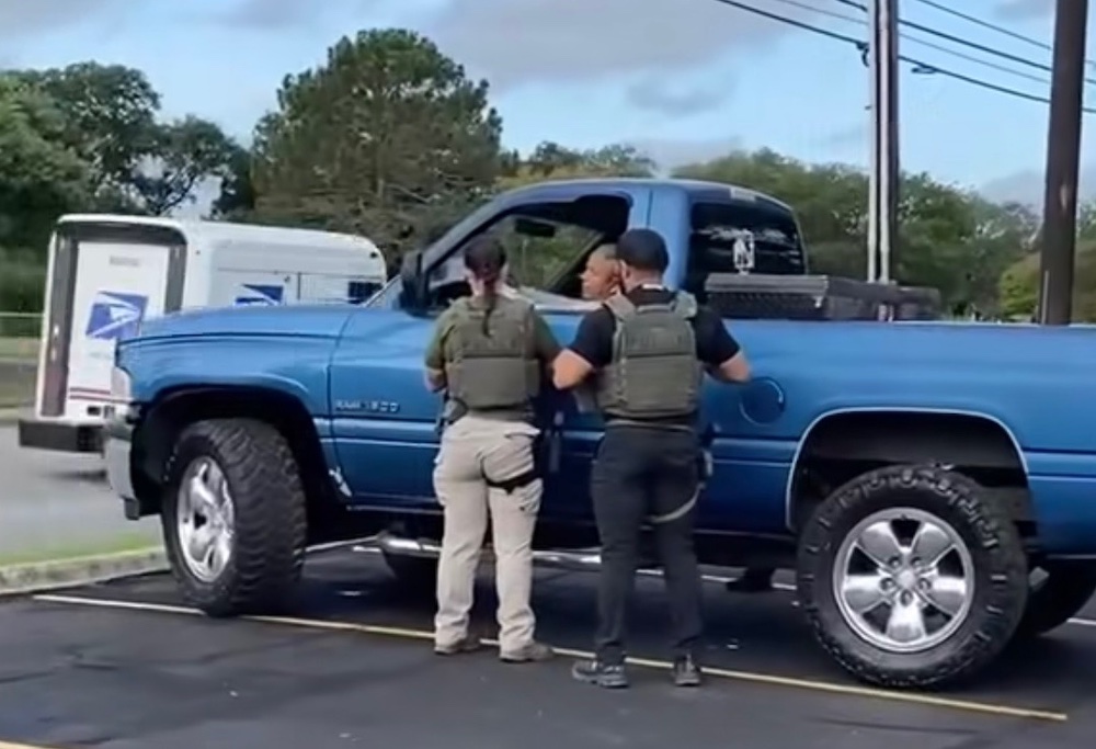 ICE conducts enforcement motion at San Antonio voting location, witnesses say 