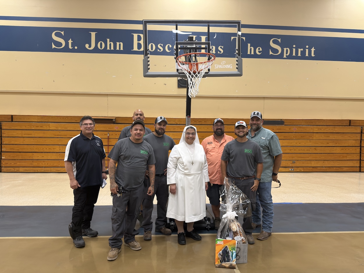 San Antonio Zoo donates 200 free tickets to the Spurs super-fans the Salesian Sisters