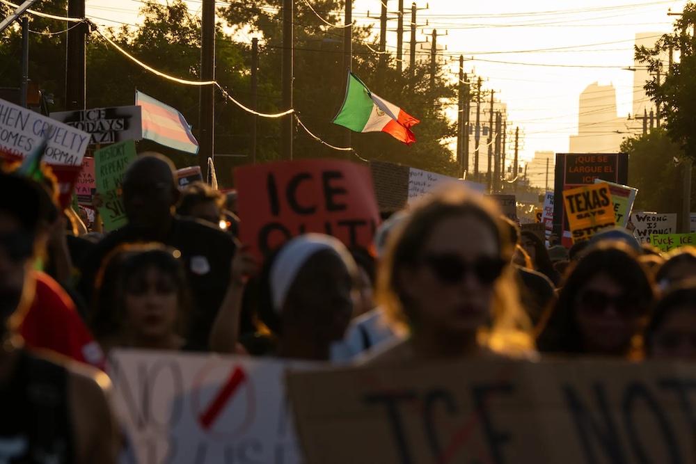 Decide blocks feds from deporting witness to Houston ICE taking pictures Decide blocks feds from deporting witness to Houston ICE taking pictures