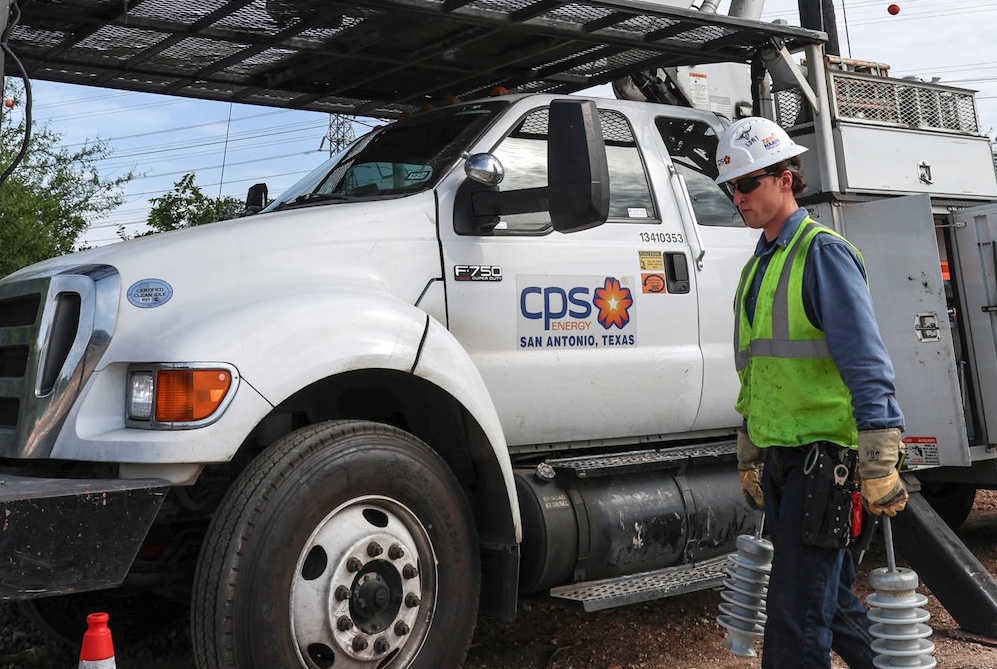 Texas cities say Abbott’s proposal to disband their electric companies won’t lower costs