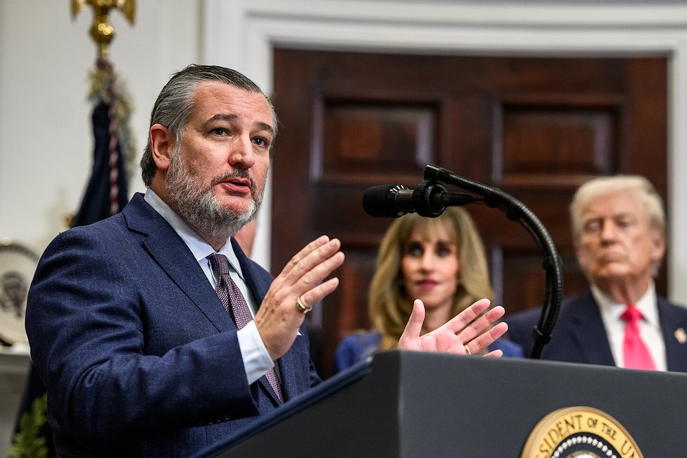 Dallas Cowboys owner Jerry Jones and family donate $250,000 to Ted Cruz's PAC
